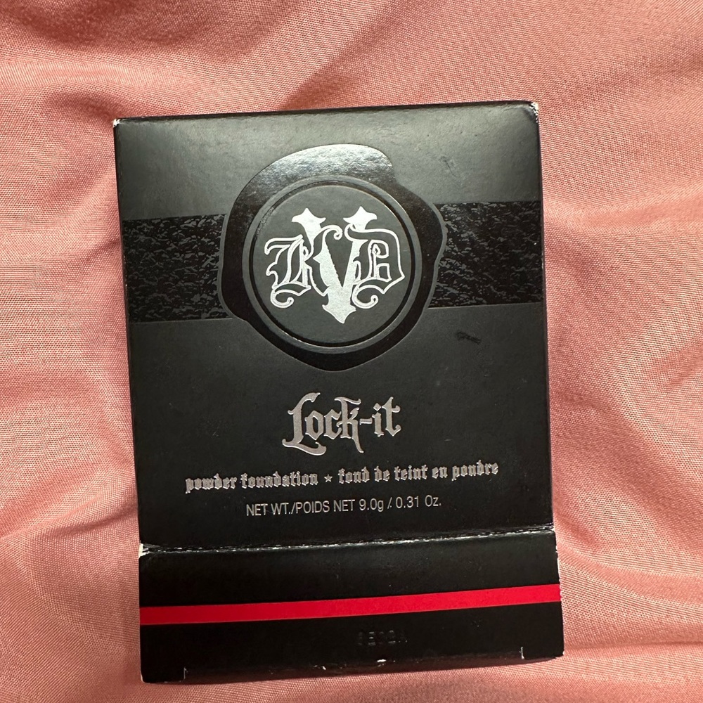 KVD Powder Foundation in TAN NEW